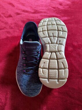 Sketchers Women's Summits Dazzling Haze Walking Slip-ins Size 8